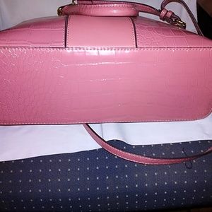 Anne Klein Bags - Anne Klein 10" x 13" Anne Klein Bags - Anne Klein 10" x 13"